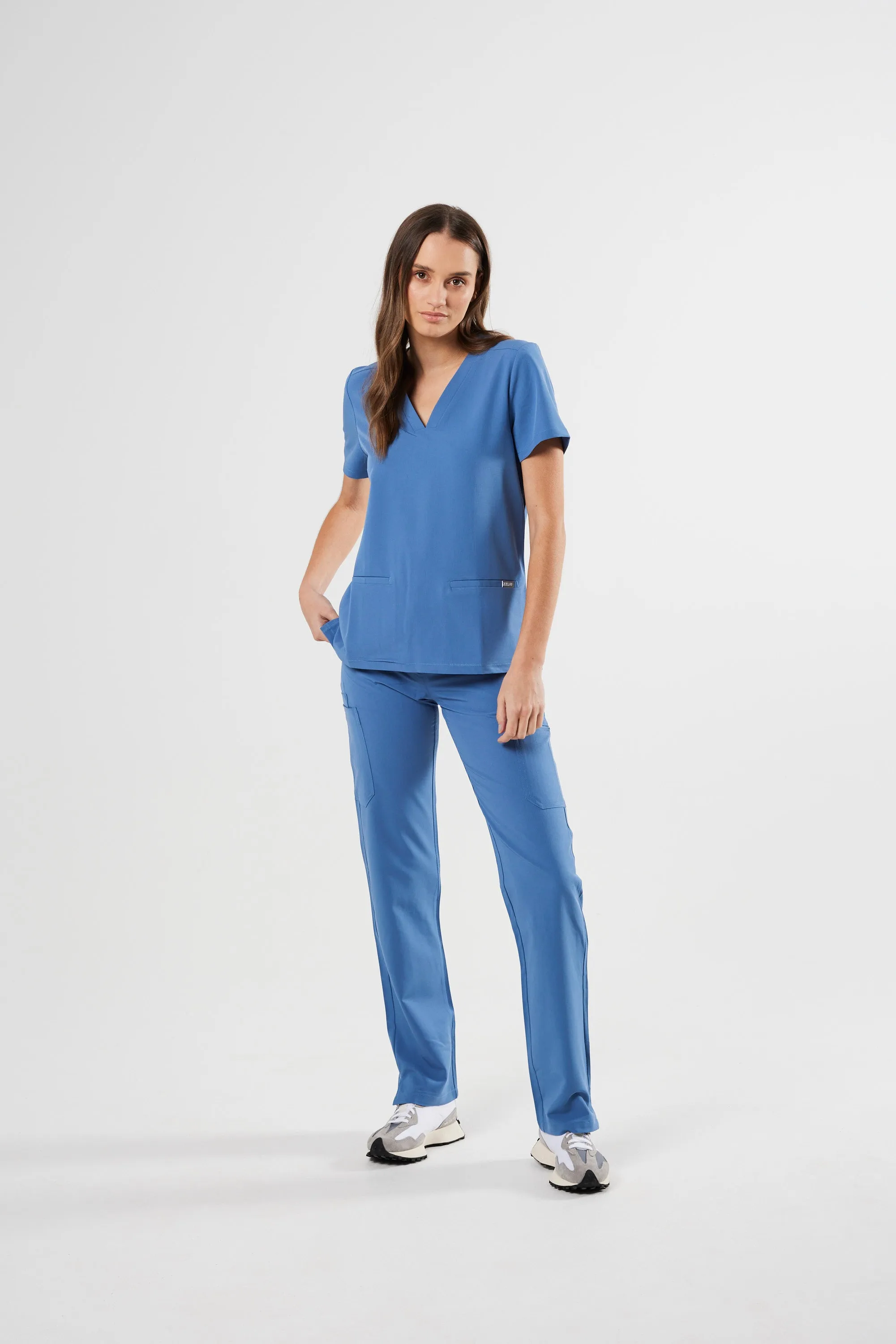 CLASSIC TWO-POCKET WOMEN'S SCRUB TOP (CEIL BLUE)