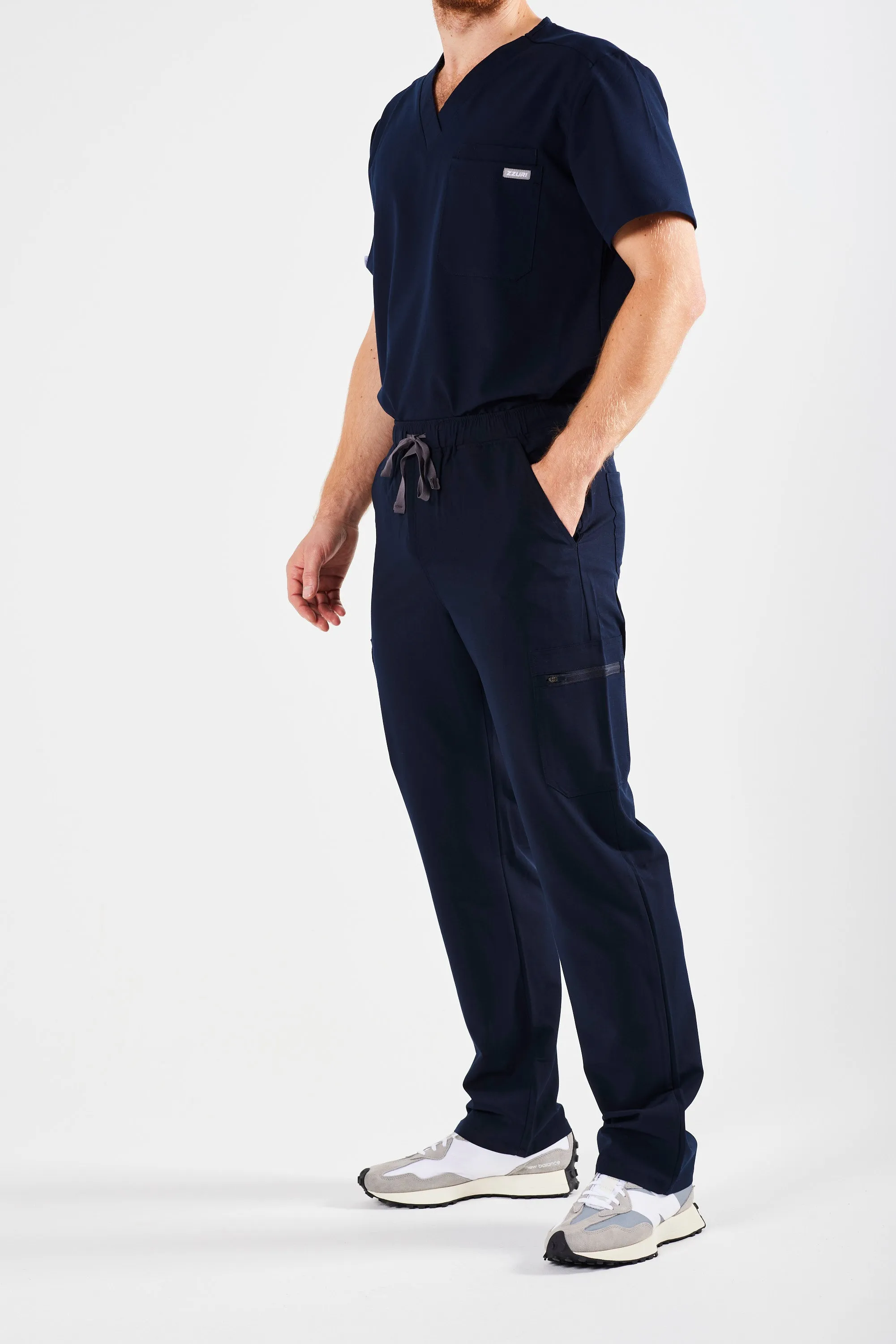 CLASSIC V-NECK WITH SIDE POCKETS MEN'S SCRUB TOP (NAVY)