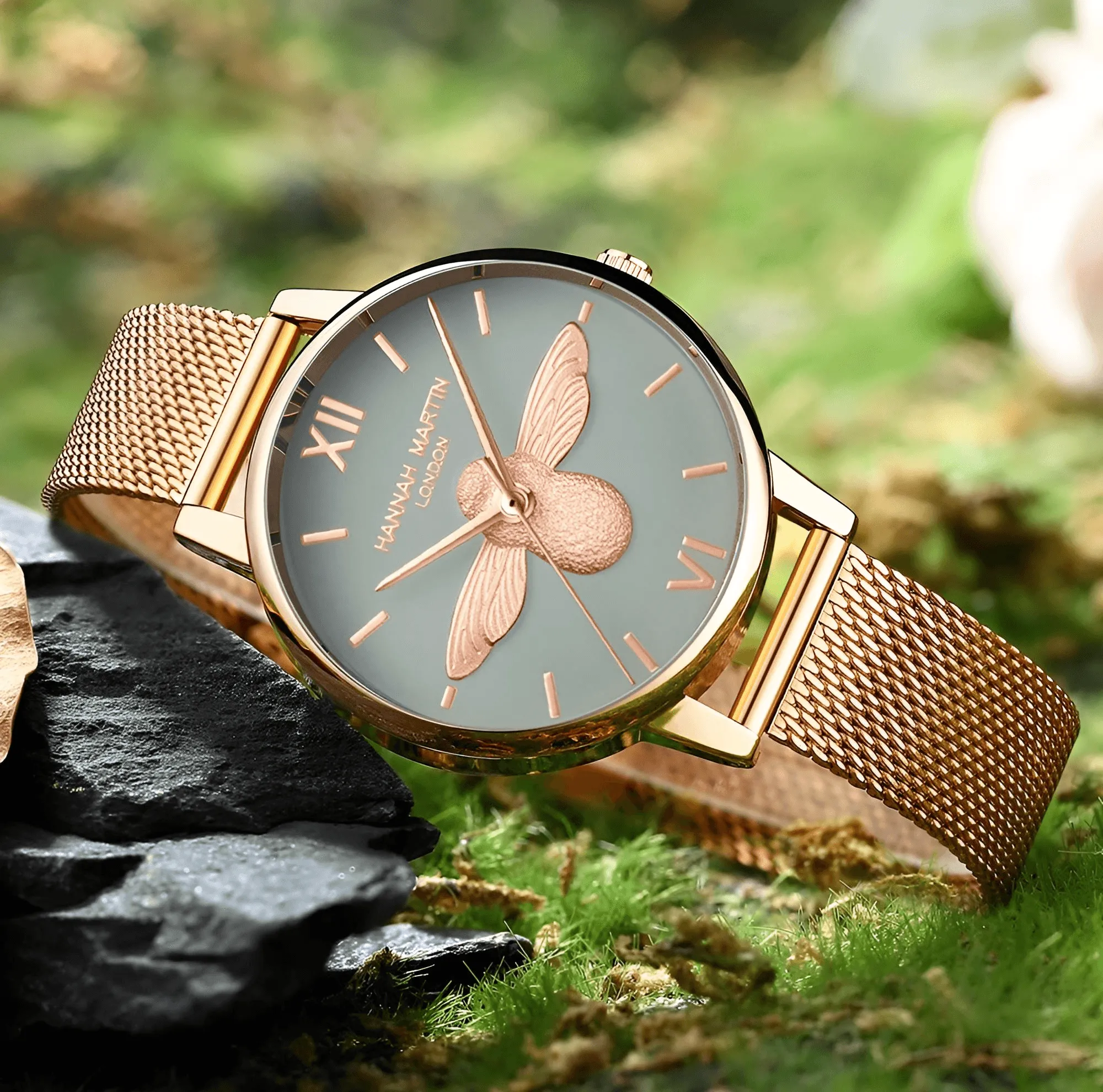 Luxury Women's Watches Rose Gold 31mm Classic Casual Girl Dress Watch Bracelet Set 3D Engraved Bee Dial Clock