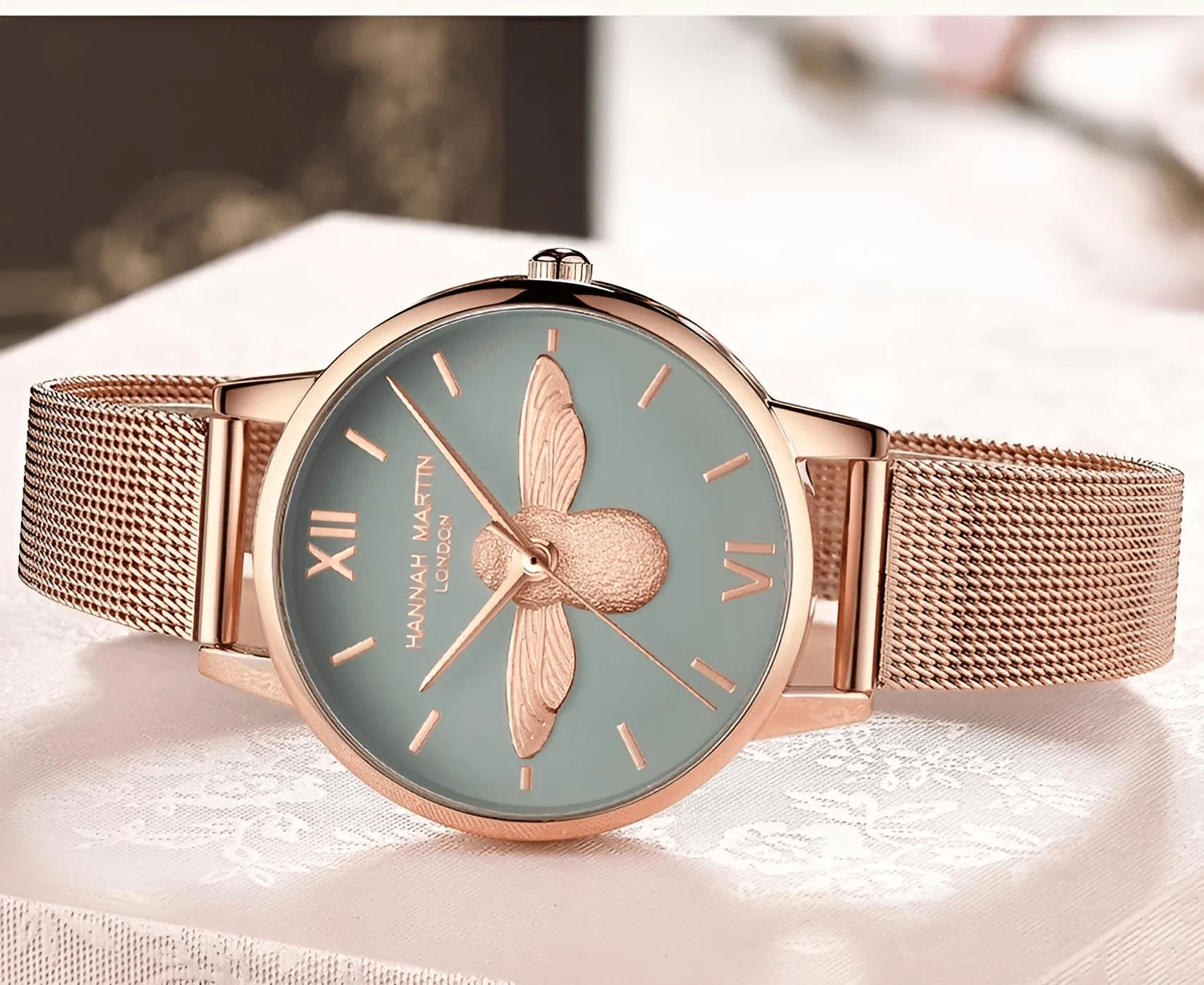 Luxury Women's Watches Rose Gold 31mm Classic Casual Girl Dress Watch Bracelet Set 3D Engraved Bee Dial Clock