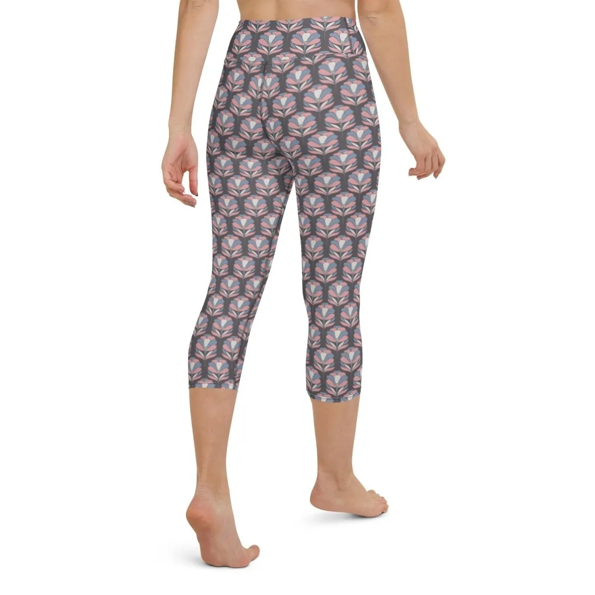 Softly Pattern Women's Capri Yoga Pants